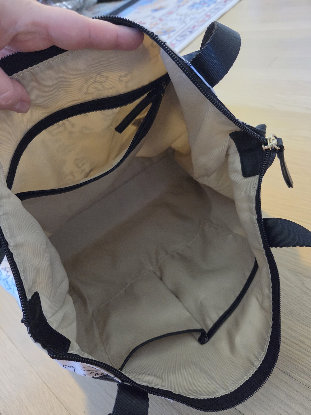 RADLEY LONDON White Tote with Black Scottie Print and Red Trim - Picture 12 of 12